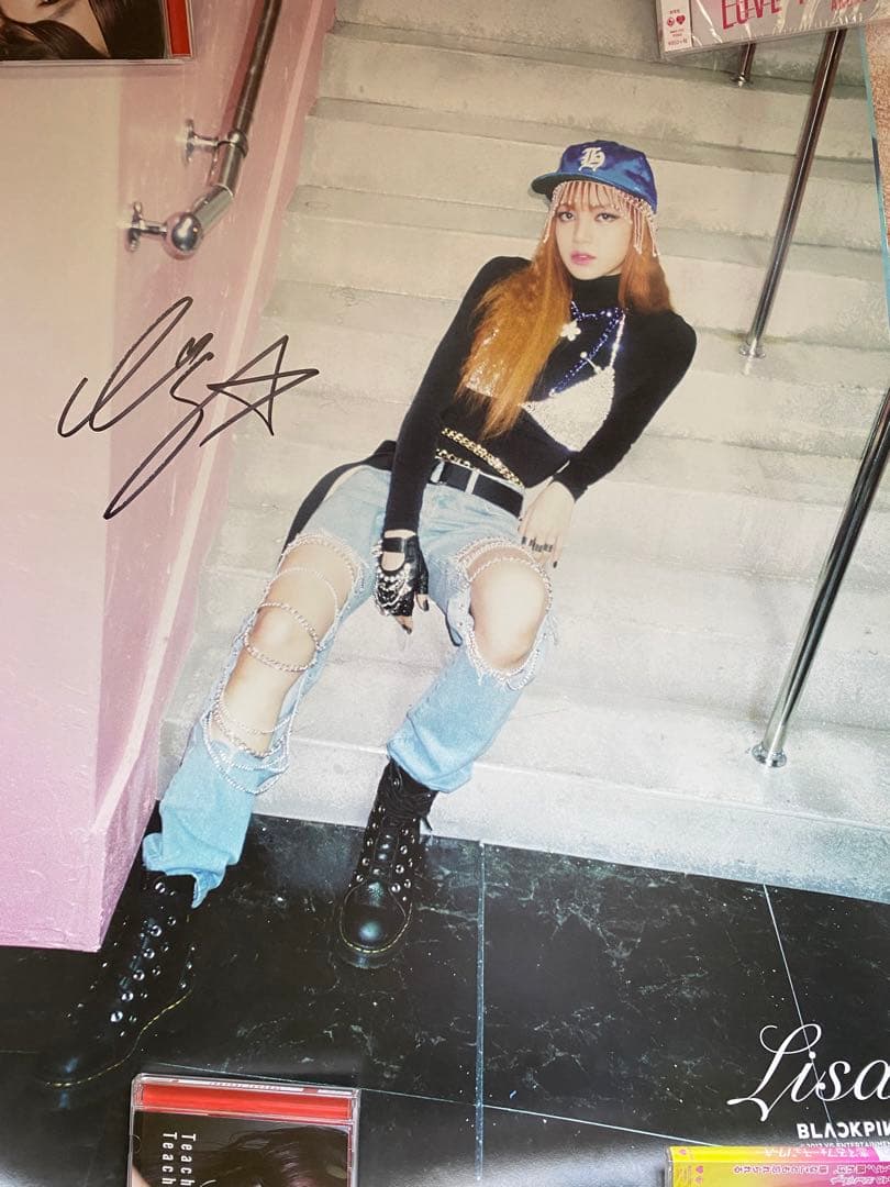 BLACKPINK LISA サイン入りポスター - メルカリ