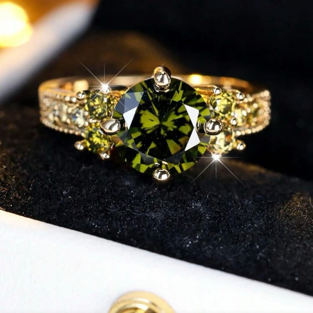 ⭐︎ペリドット 最高品質カット 豪華な輝き K18 ダイヤ 9号♡22