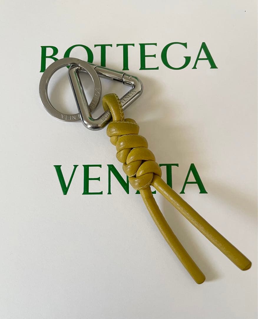 BOTTEGA VENETAトライアングル キーリング
