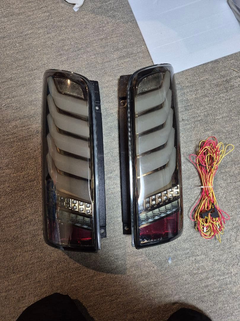 キャラバンNV350専用Valenti LEDテールランプ 配線付き