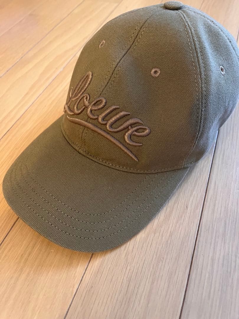 LOEWE オリーブグリーンキャップ 57