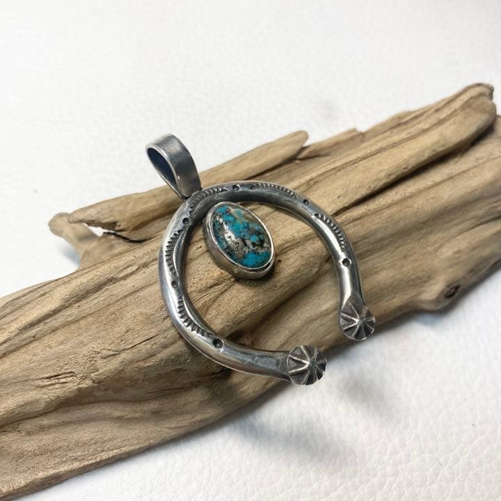 キングマン ターコイズ ナジャ シルバーネックレス #インディアン