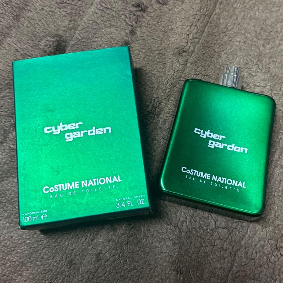 コスチュームナショナル　サイバーガーデンオードトワレ　&フローラノーティス