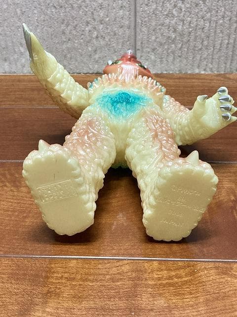 希少ソフビ やまなや 改造巨大ヤプール 超獣 - メルカリ