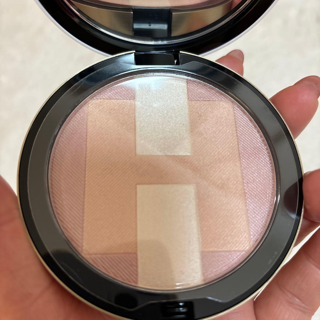 HERMES ハイライトパウダー ピンク系 最近のスーパーお気に入りアイテム💄ひ @hermes エルメス様のハイ