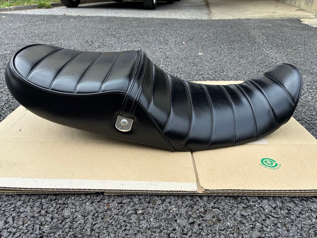 Z900RS　茗荷シート　タックロール　GTR-Series　艶有り黒