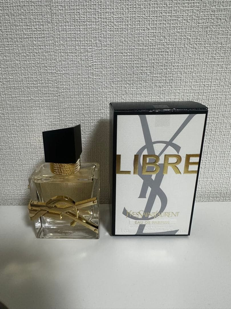 YVES SAINT LAURENT 香水