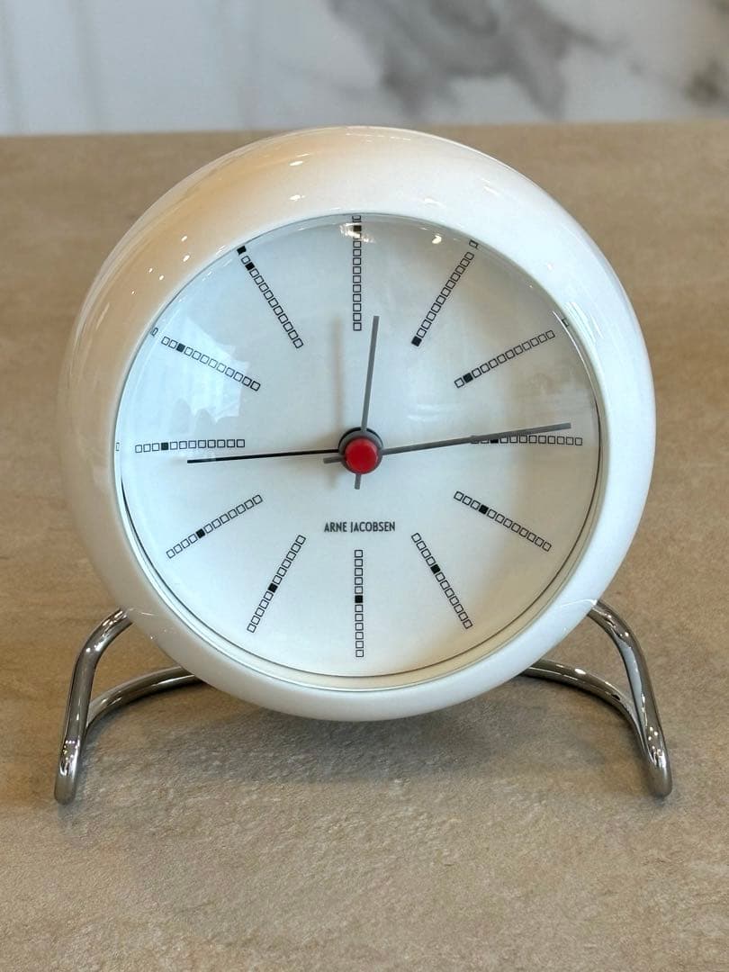 アルネヤコブセン 置き時計 バンカーズ テーブルクロック　ホワイト 楽天市場】置き時計 アルネ・ヤコブセン TABLE CLOCK テーブルクロック