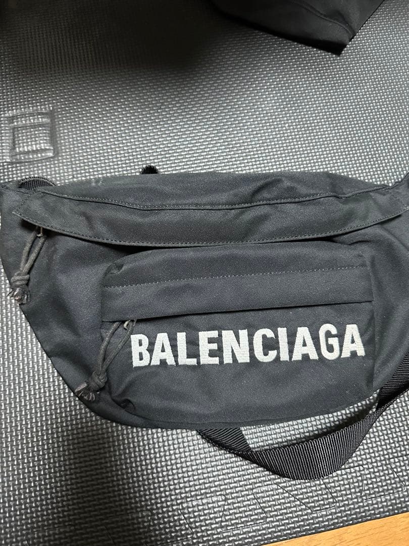 BALENCIAGA/バレンシアガ/ボディバッグ BALENCIAGA（バレンシアガ） バッグ ボディバッグ ウィール ベルト