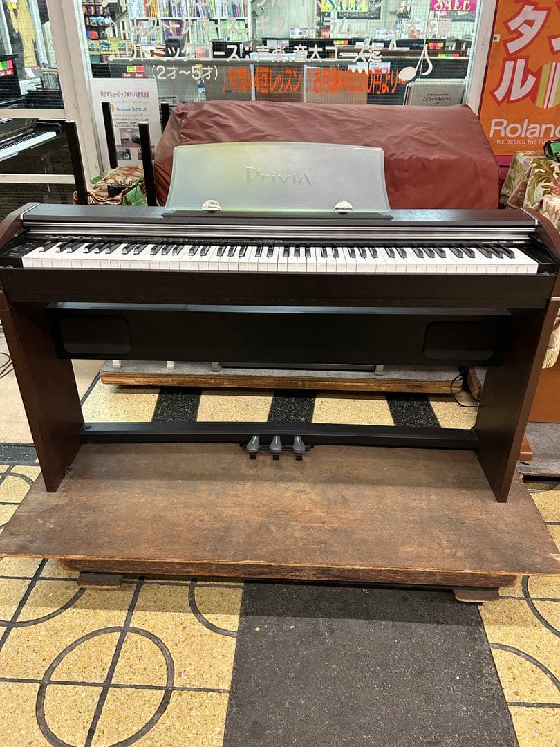 超価格、カシオ電子ピアノPX700、ピアノ強弱タッチ付き、人気のコンパクト仕様♪