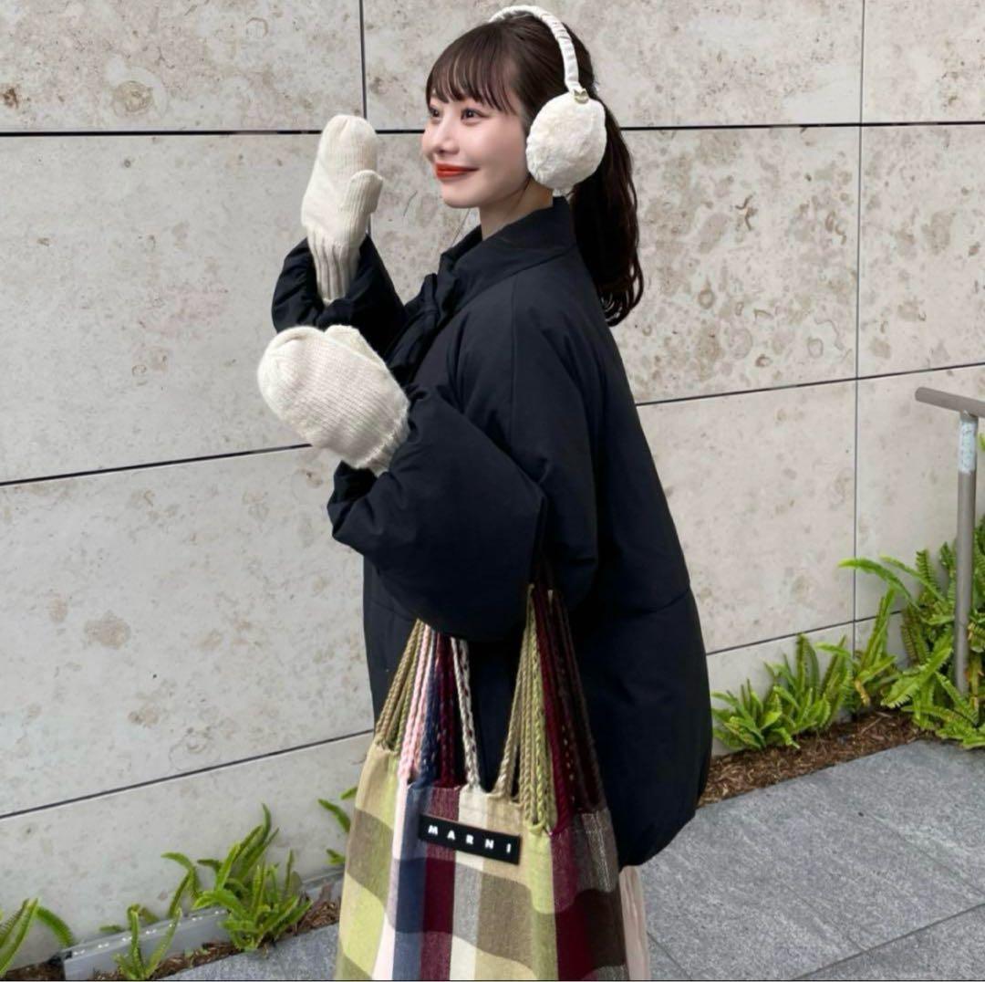 りり様 hinari 中綿リボンミドルコート ブラック S - メルカリ