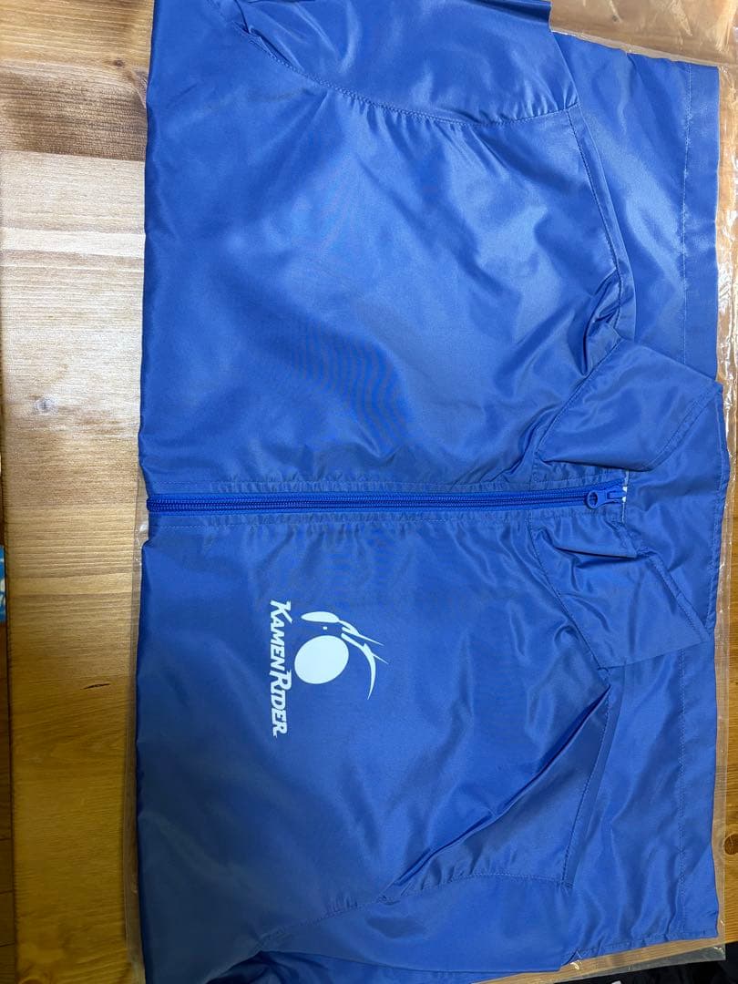 仮面ライダー50周年記念CREWブルゾン ブルー Lサイズ