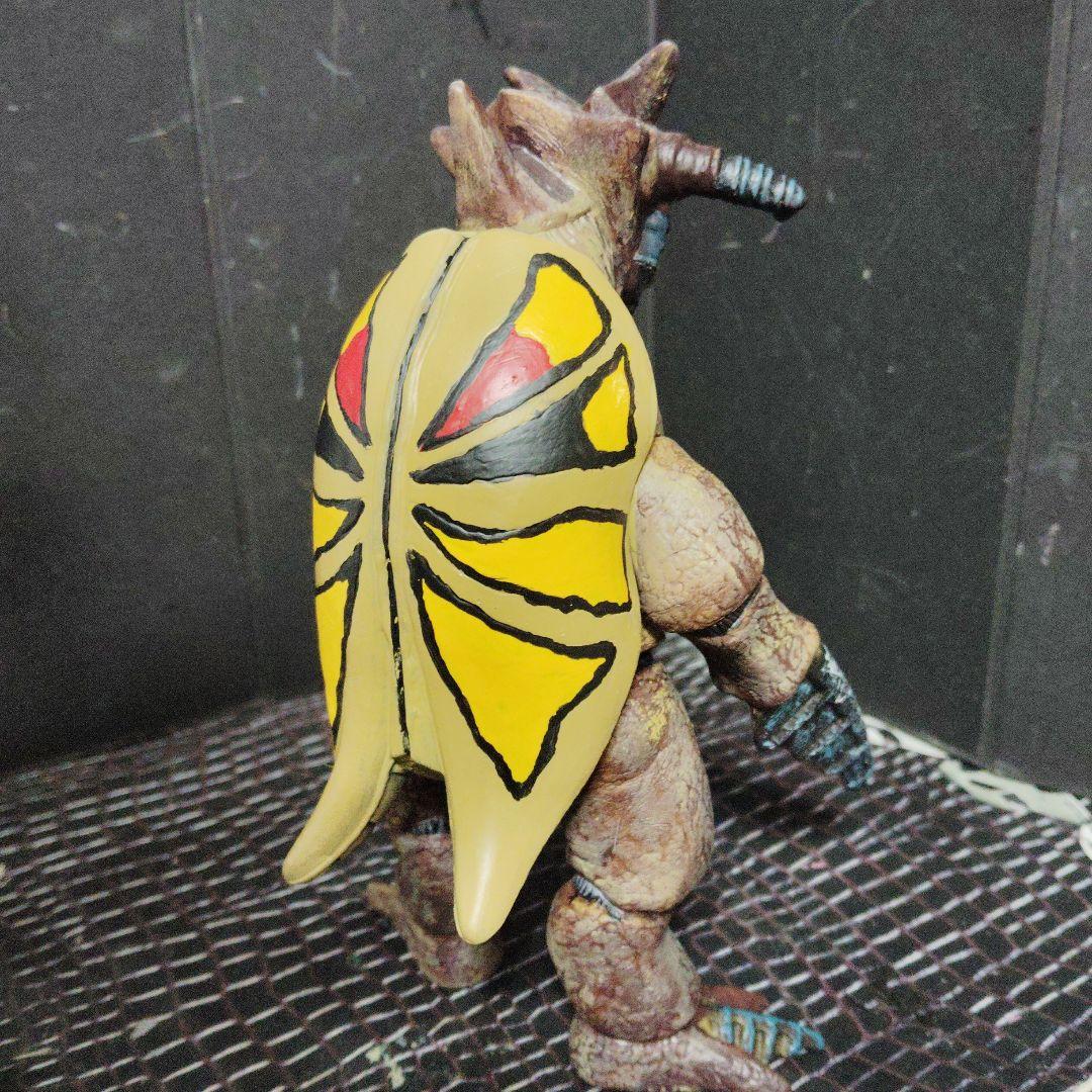 上野淳子ウルトラ怪獣ジョバリエ.マグニア