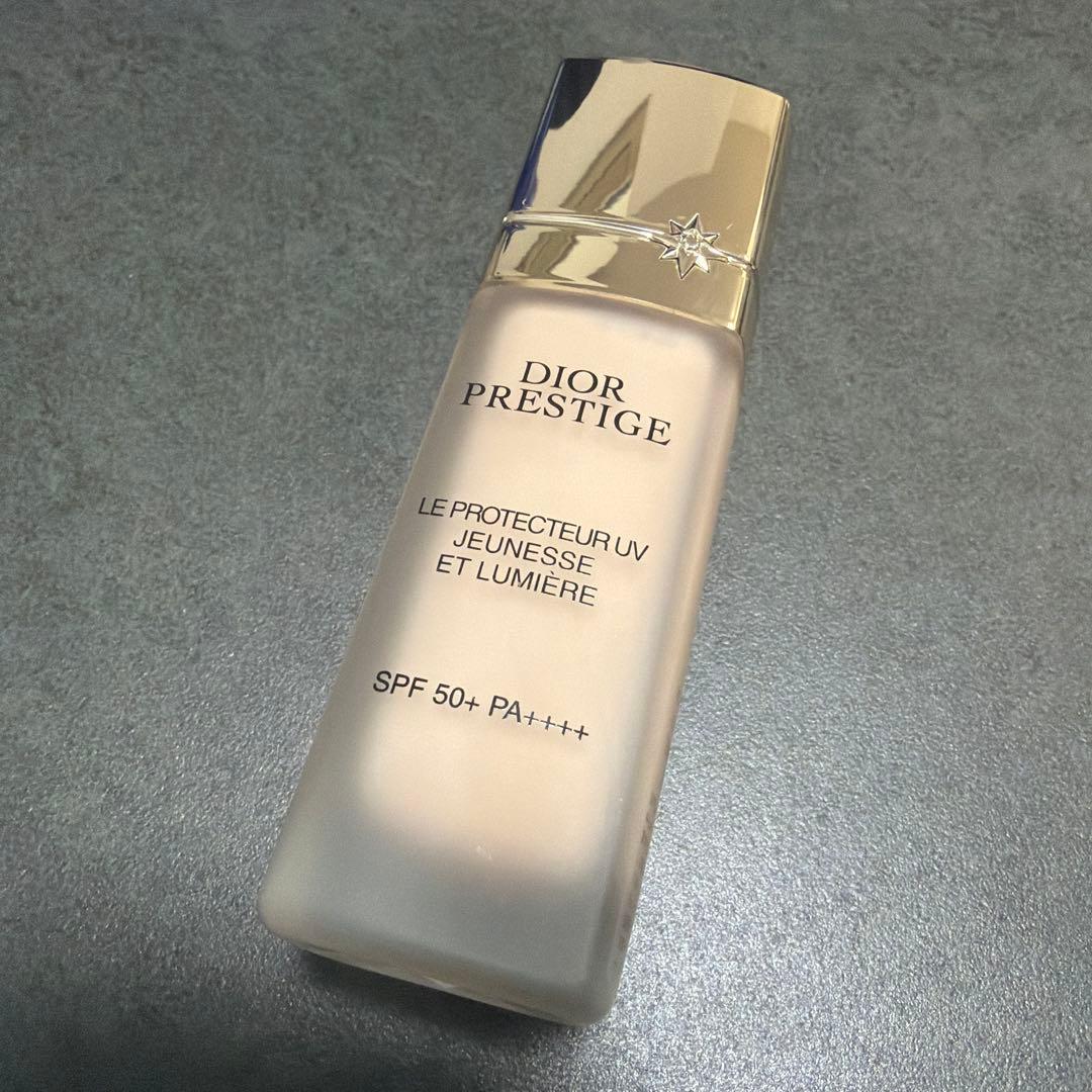 Dior プレステージ　ホワイト ル プロテクター UV ルミエール BB 00
