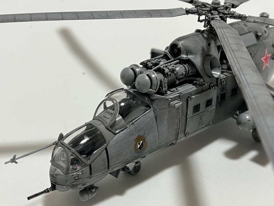 ズベズダ 1/72 ソ連軍 ミル Mi-24V/VP ハインドE 攻撃ヘリ