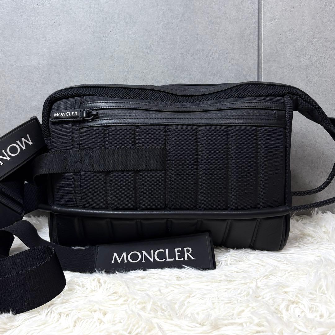 【極美品】モンクレール クレイググリーン メッセンジャーバッグ ブラック