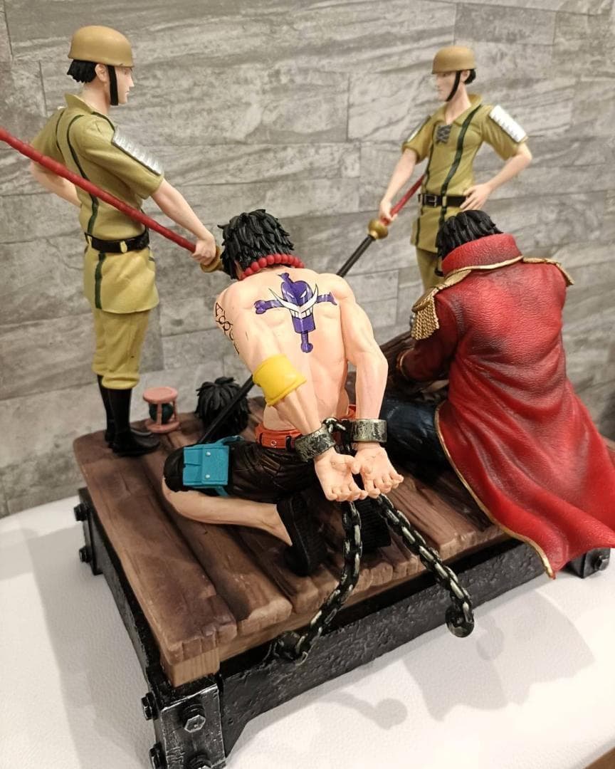 激稀】ワンピース ロジャー エース 処刑台 フルセット - メルカリ