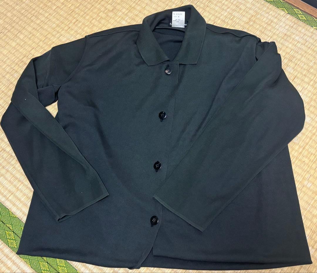 イッセイミヤケトップス ミー イッセイ ミヤケ、“夢の中の花”を描いたストレッチプリーツ