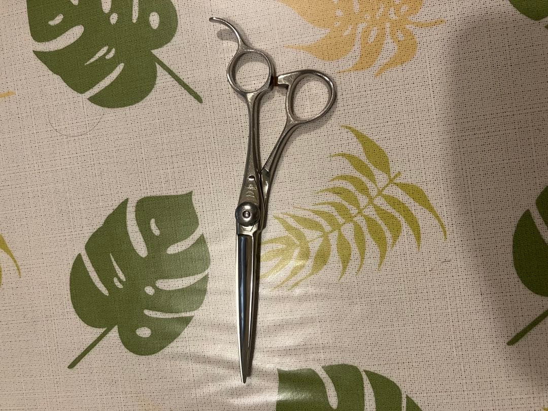 プロ専用　魔法のハサミ　ナルトシザー6インチ