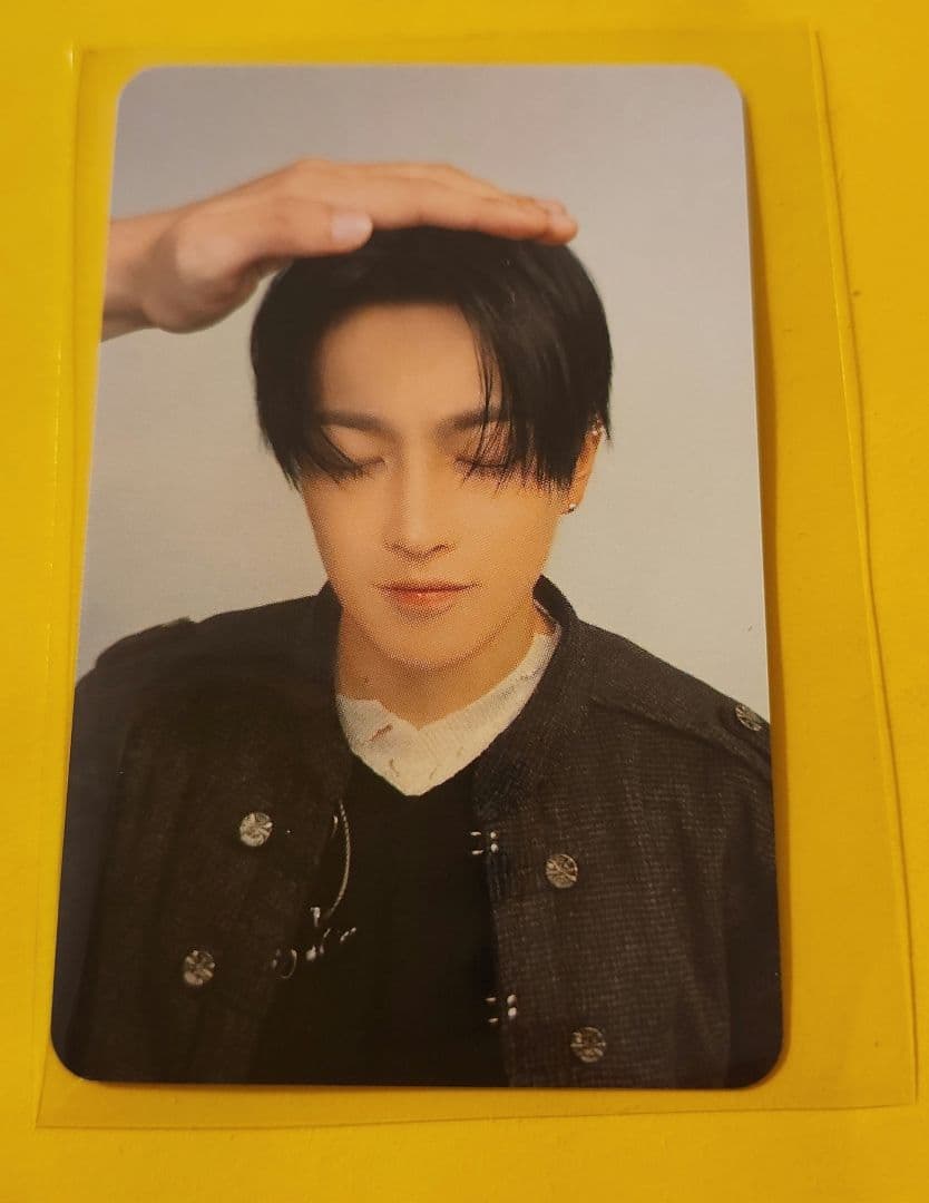 ホンジュン なでなで 5万ウォン 購入特典 トレカ ATEEZ POP UP - メルカリ