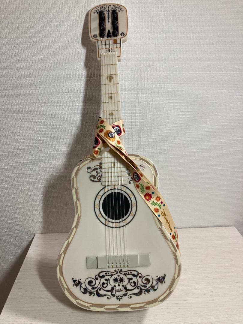 ディズニー ピクサー リメンバーミー COCO ギター型 ポップコーンバケット