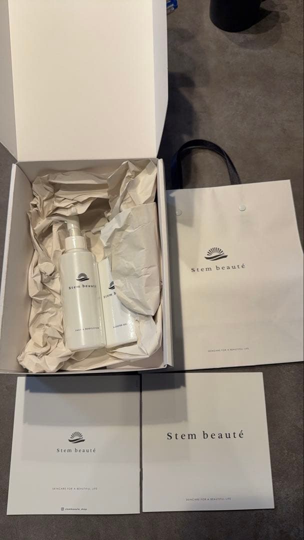 『新品』ステムボーテ　フェイス &ボディローション 180ml⭐︎