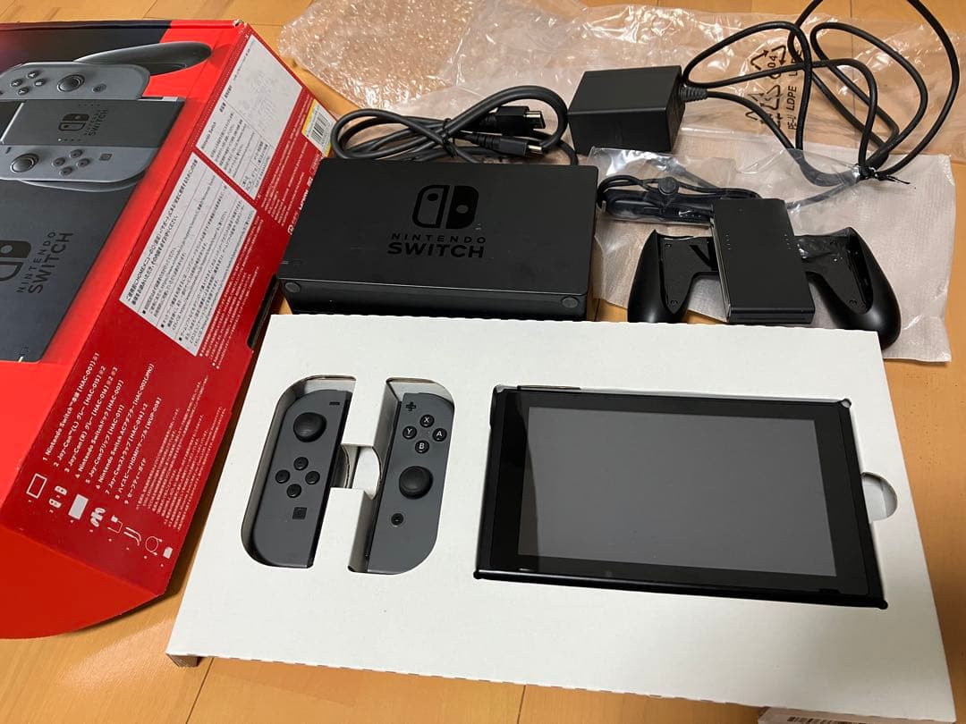 Nintendo Switch 本体 グレー 64GBmicroSDカード付き Nintendo Switch グレー 本体 マイクロSDカード64GB付き｜Yahoo!フリマ