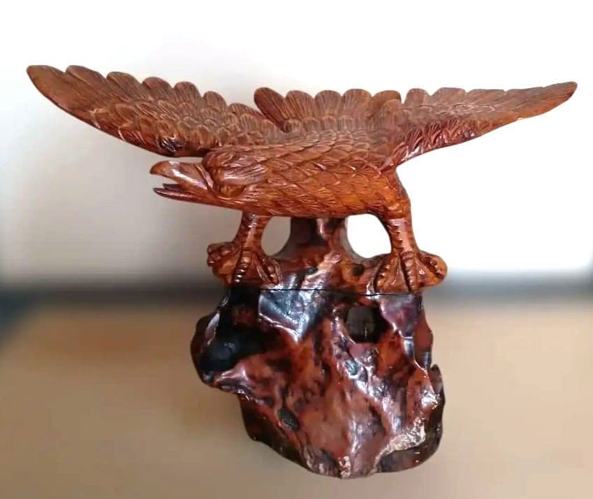 大型 木彫り 鷲 置物 一刀彫 彫刻芸術品 ヴィンテージ 民芸品 インテリア Yahoo!オークション - 木彫り 一刀彫り 鷹 鷲 木彫り彫刻 オブジェ 置