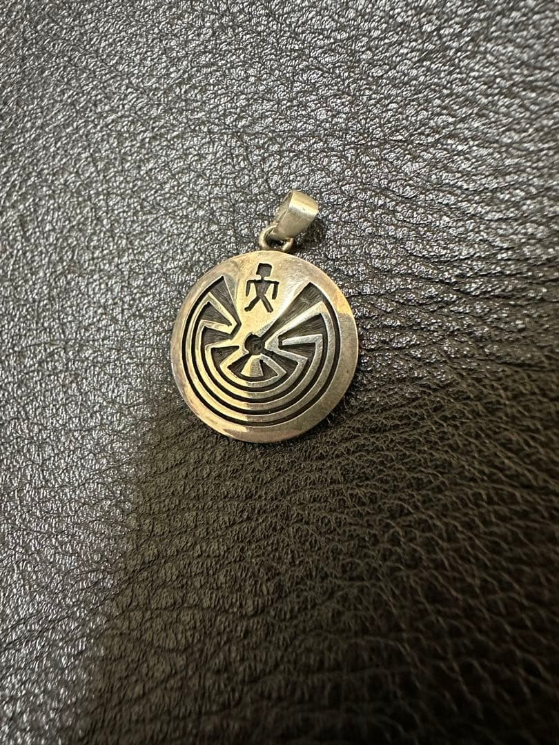 マンインザメイズ　Hopi インディアンジュエリー　トップ