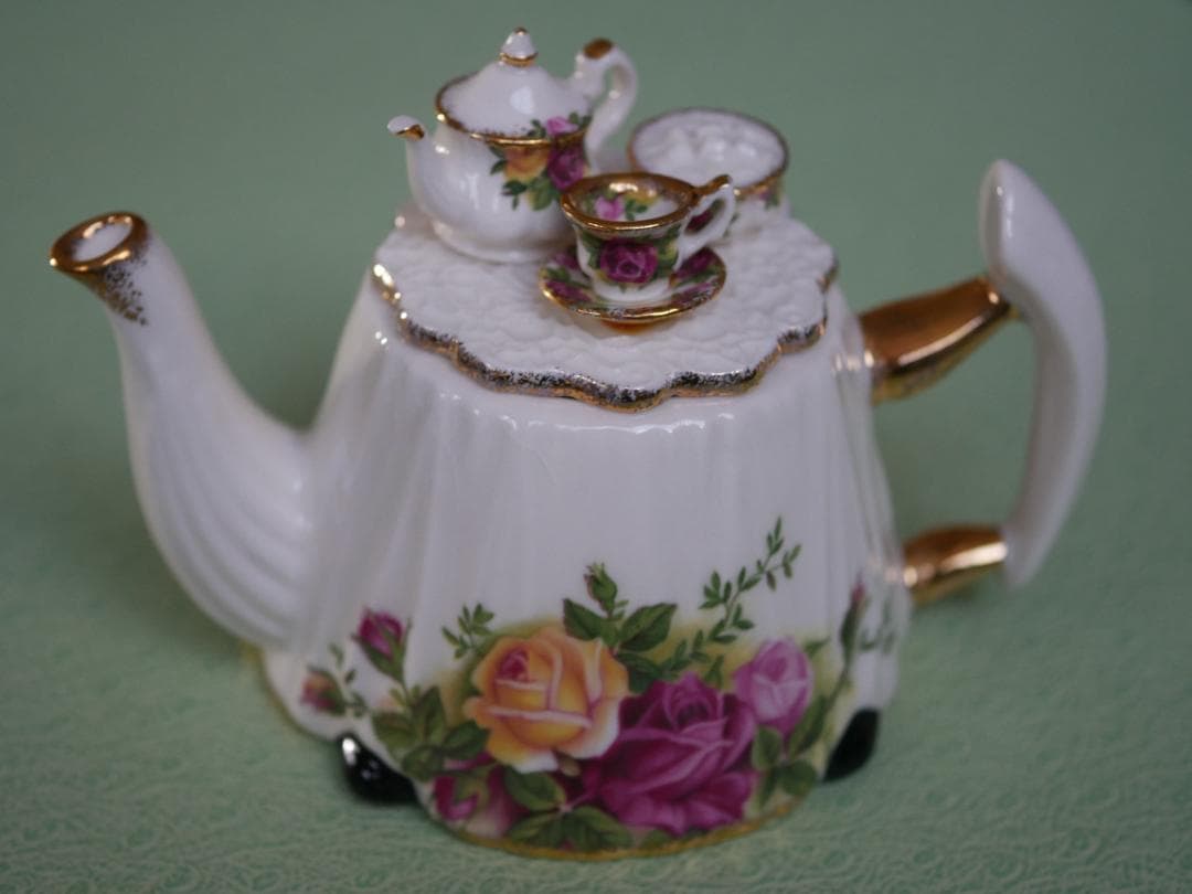 未使用ロイヤルアルバートオールドカントリーローズ ミニチュアセット付ティ―ポット