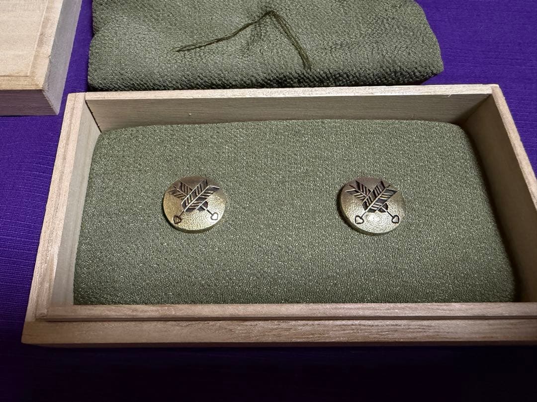 金無垢補償　金目貫　違い猪目矢紋（日本刀装具脇差短刀拵馬針小柄小刀笄縁頭鍔鐔