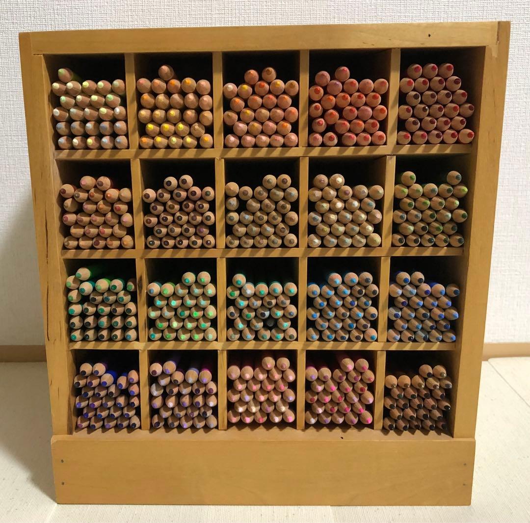 フェリシモ 500色色鉛筆 木製専用収納棚付き - メルカリ