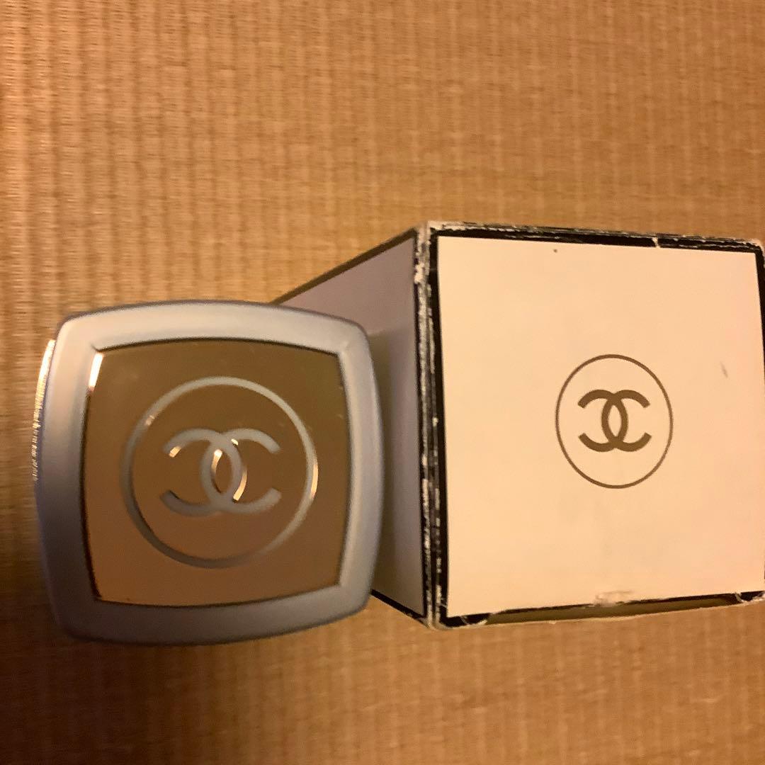 CHANEL NO19 🌺 オードゥ•トワレット ヴァボリザター スプレー式