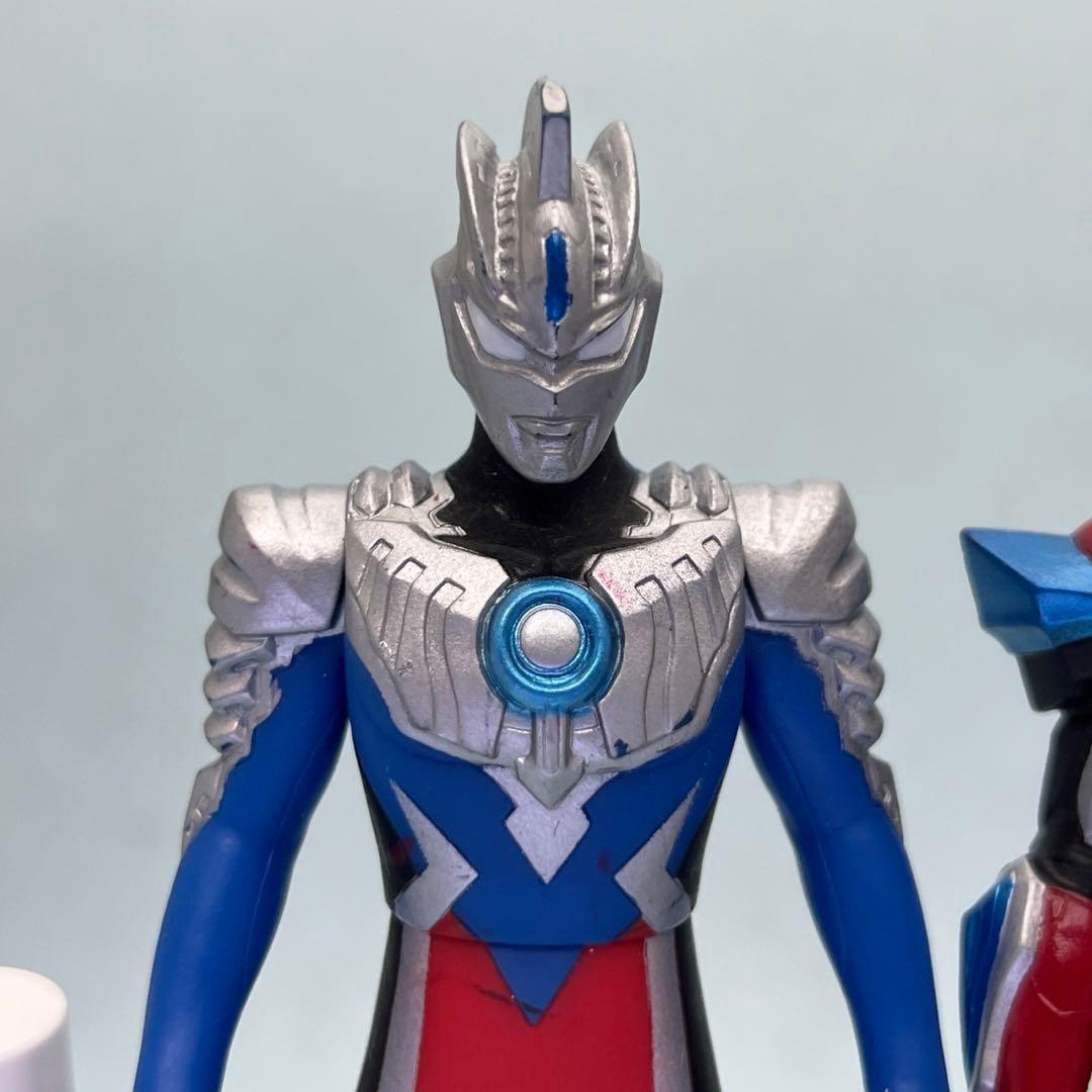 ウルトラマンオーブ ライトニングアタッカー エメリウムスラッガー 2体