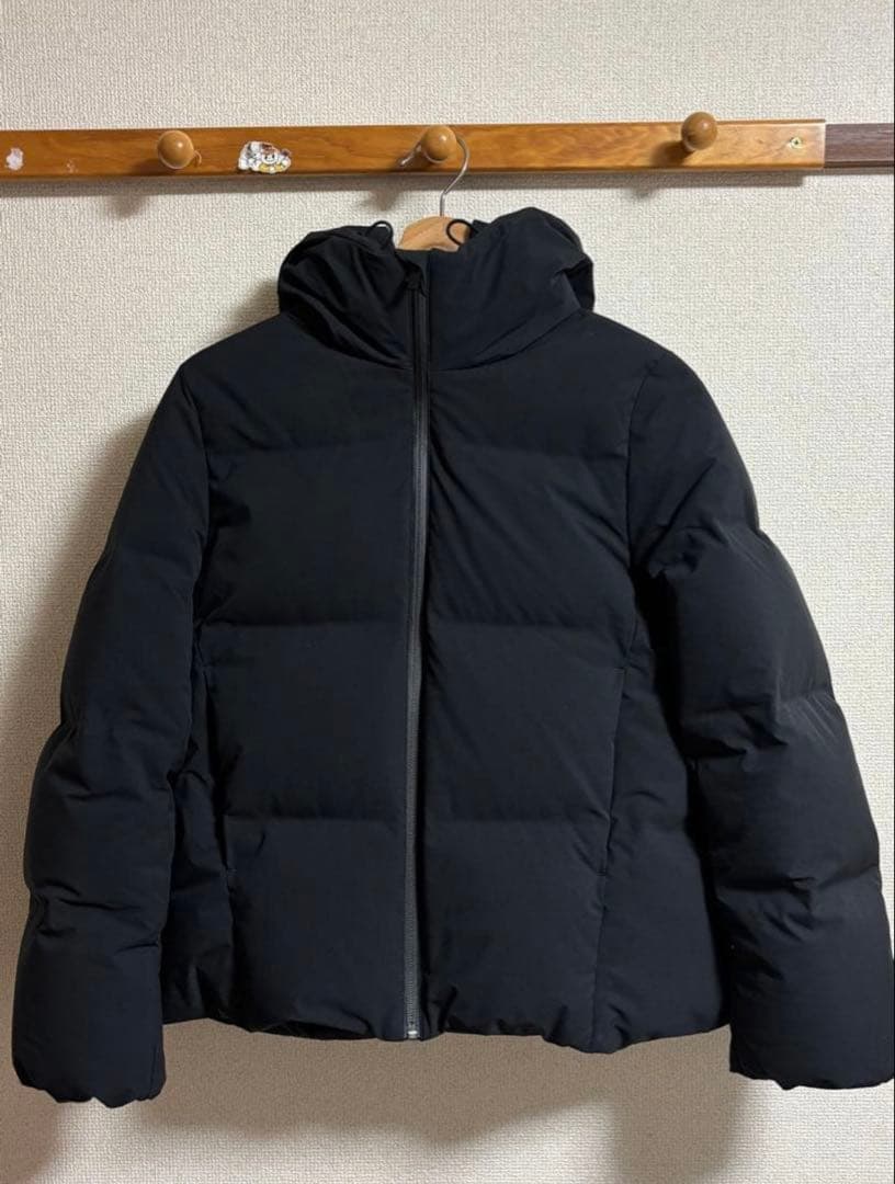 最終値下げ！ユニクロ UNIQLO 黒 シームレスダウンパーカー