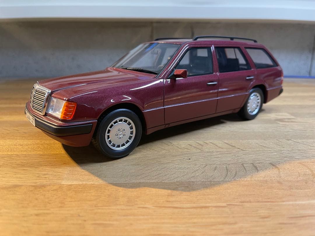 BoS Models メルセデス・ベンツ W124 300TE レッド 1/18 BOS Mercedes 300TE S124 | DiecastXchange Forum