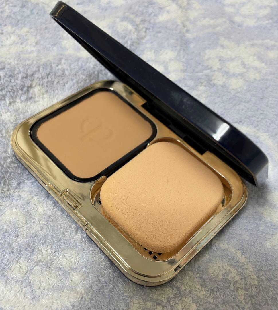 クレ・ド・ポー ボーテ パウダーファンデーション オークル20 11g