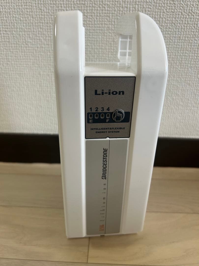 新品未使用ブリヂストン 電動自転車バッテリー X83-14 白 ヤマハ