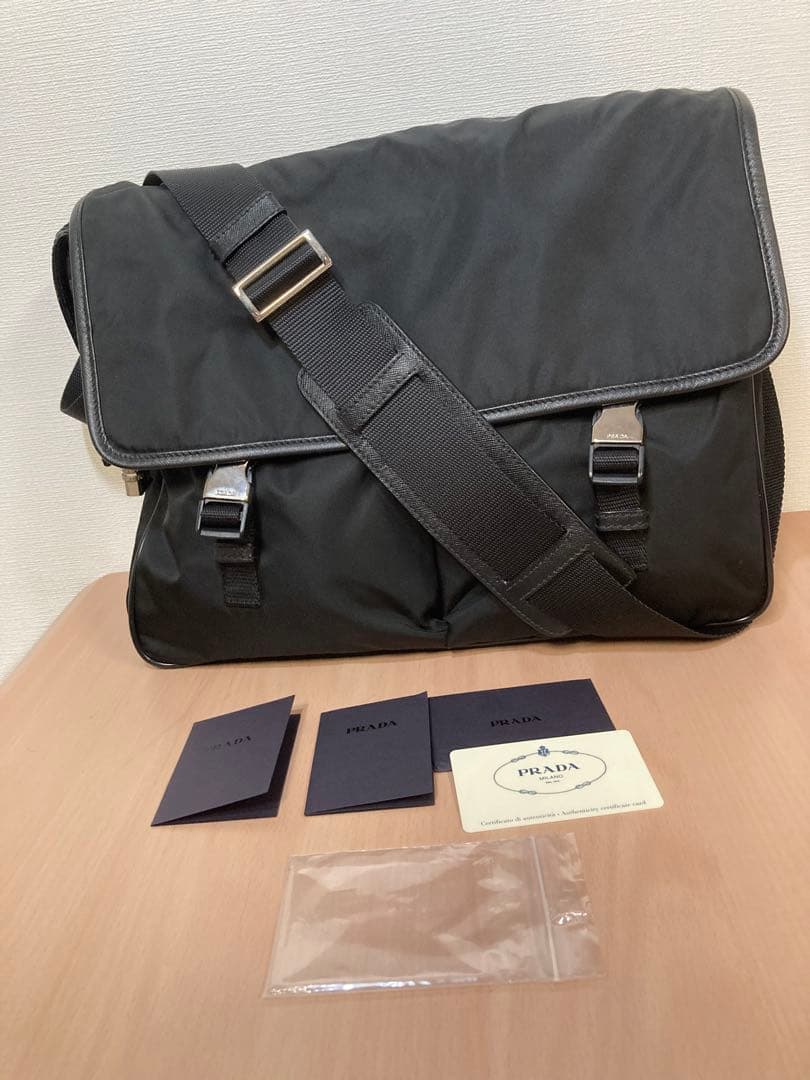 美品★PRADA★プラダ★メッセンジャーバッグ ★サフィアーノ×ナイロン★ PRADA（プラダ） 25AWモデル メンズ ReNylon x サフィアーノレザー