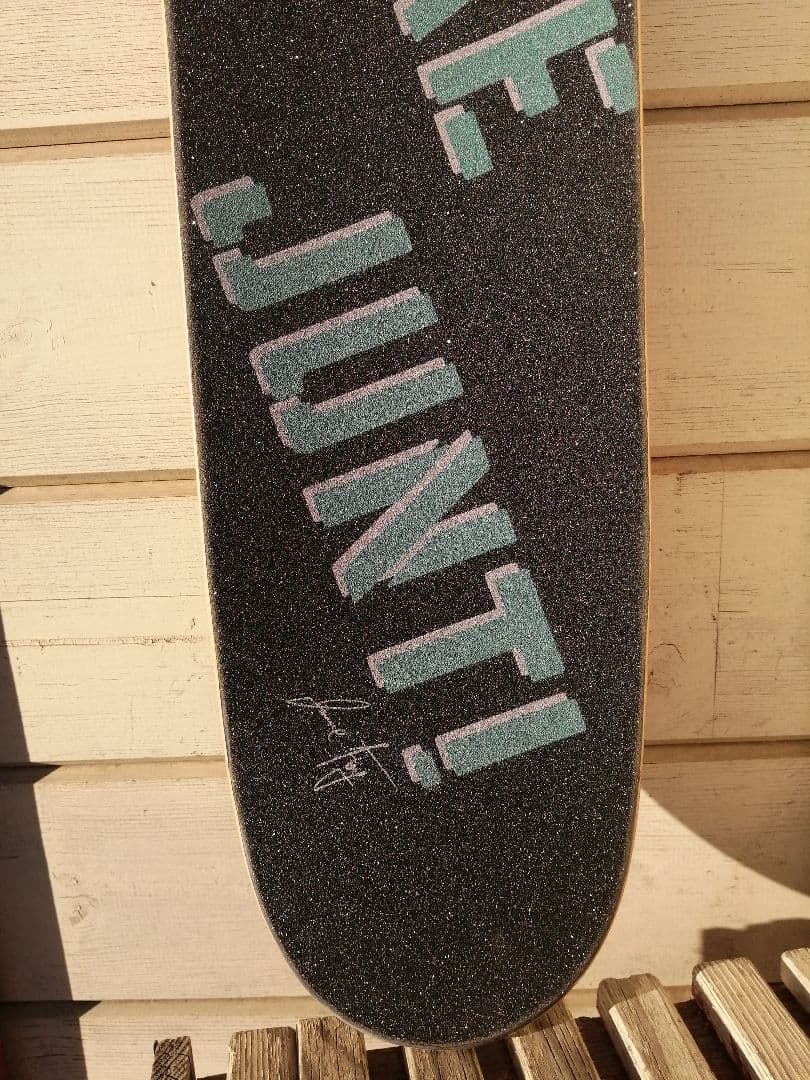 美品のTOY MACHINE　75cm✕18.7cm たぶん未使用だと思います