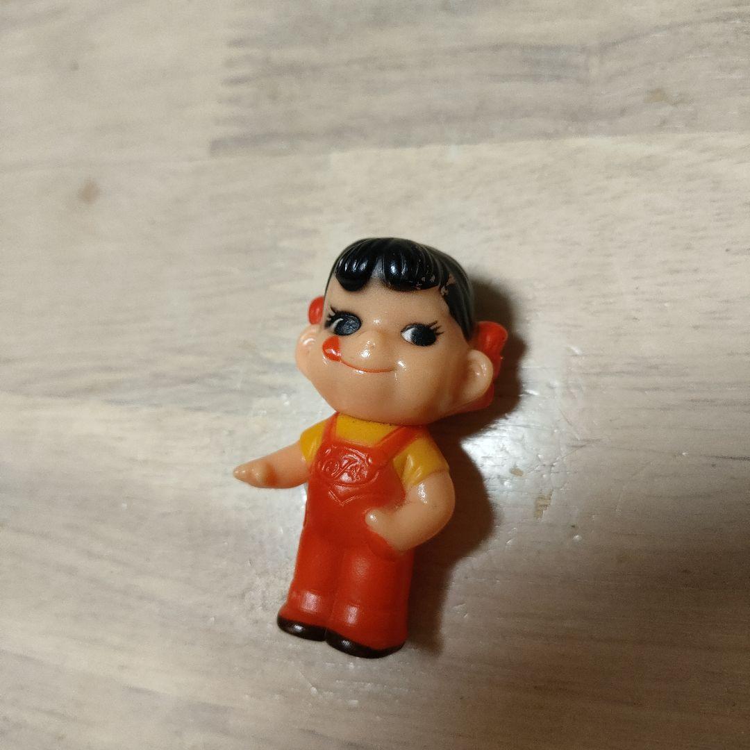 昭和レトロ 】不二家 ペコちゃん ソフビ 人形 - メルカリ