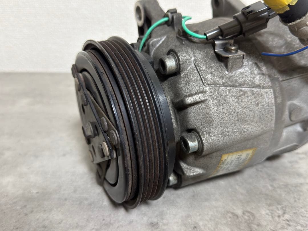 C34 ローレル エアコンコンプレッサー RB20E 92600-70T16 - メルカリ