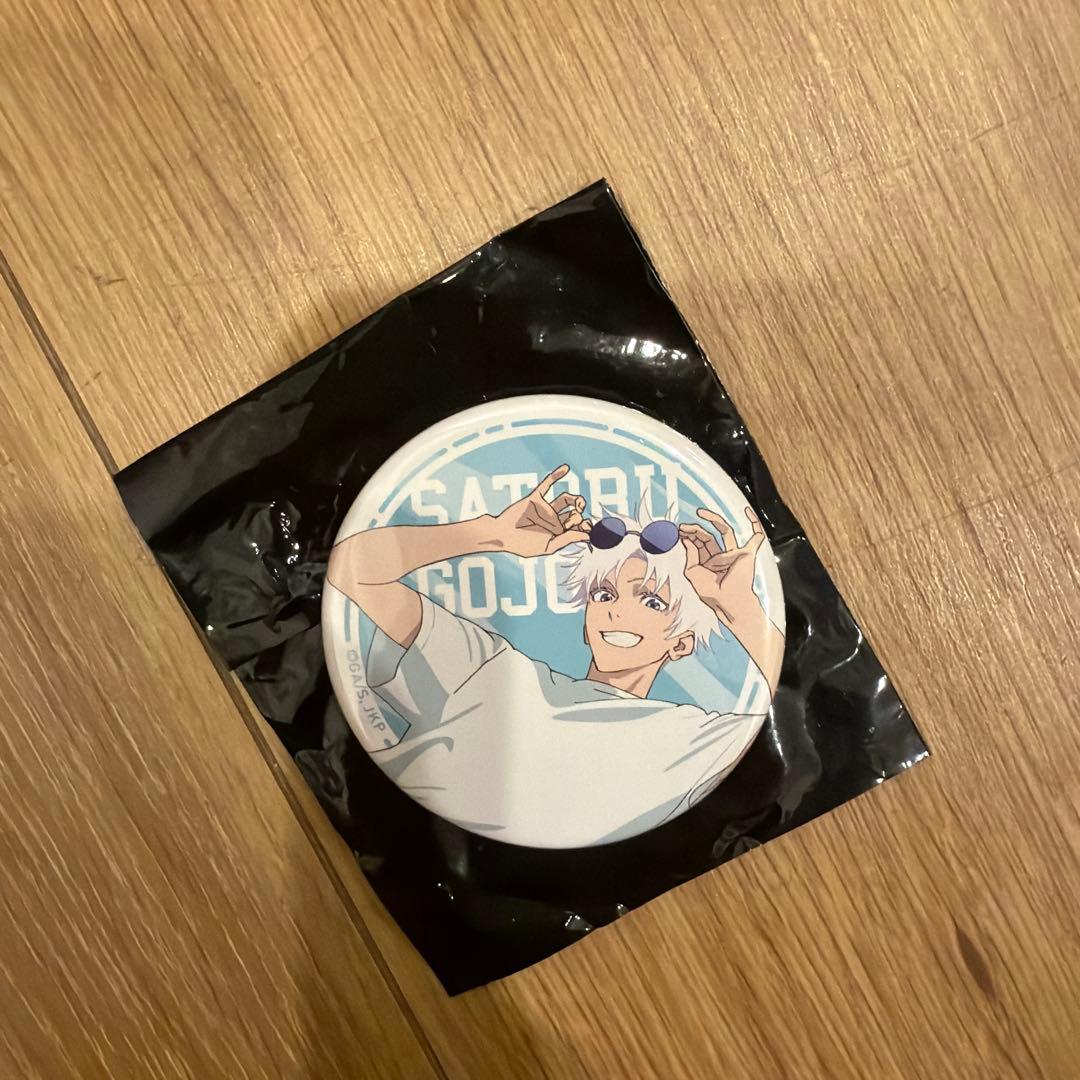 呪術廻戦カフェ 五条悟 缶バッチ 懐玉・玉折 - メルカリ