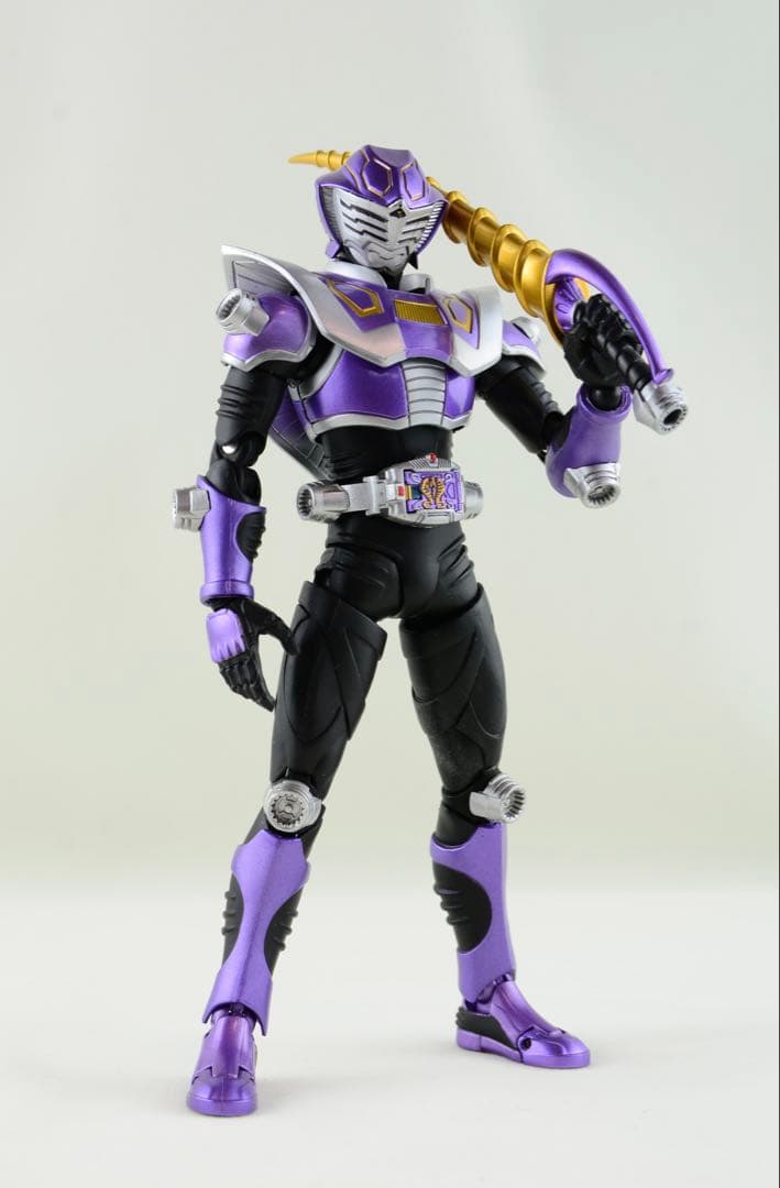 SHフィギュアーツ 仮面ライダー王蛇　龍騎
