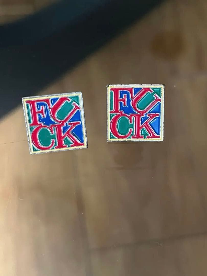 Supreme ピンバッジ 5個セット 「FUCK」「GO TO HELL」