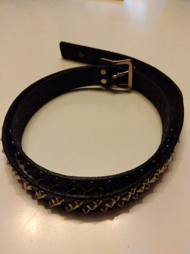 スタッズ付きレザーベルト