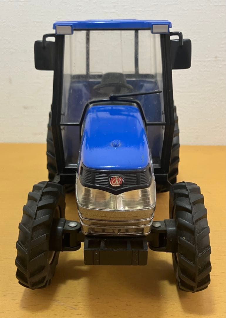 レア】イセキ トラクター AT50 ミニカー 模型 ISEKI GEAS - メルカリ