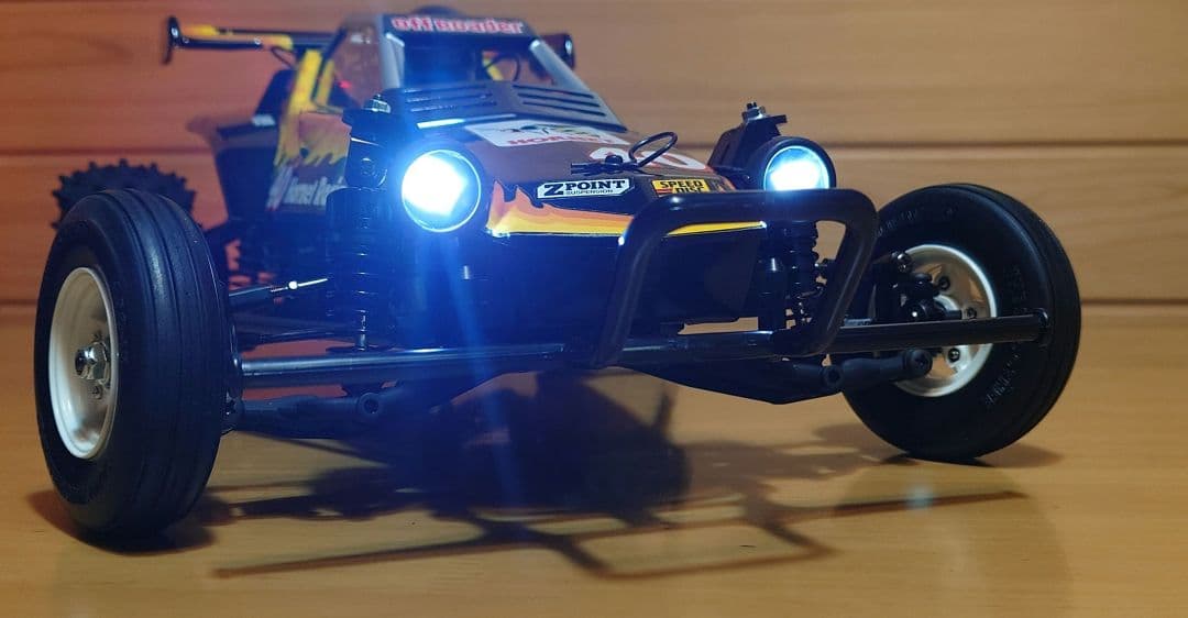 タミヤRCホーネットEVO.(LEDライト付)＆プロポ＆バッテリー充電器完成品 タミヤRCホーネットEVO.(LEDライト付)＆プロポ＆バッテリー充電器完成