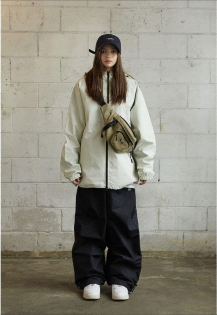 ビエスラビット　スノボジャケット　ホワイト　　XL スノボウェア