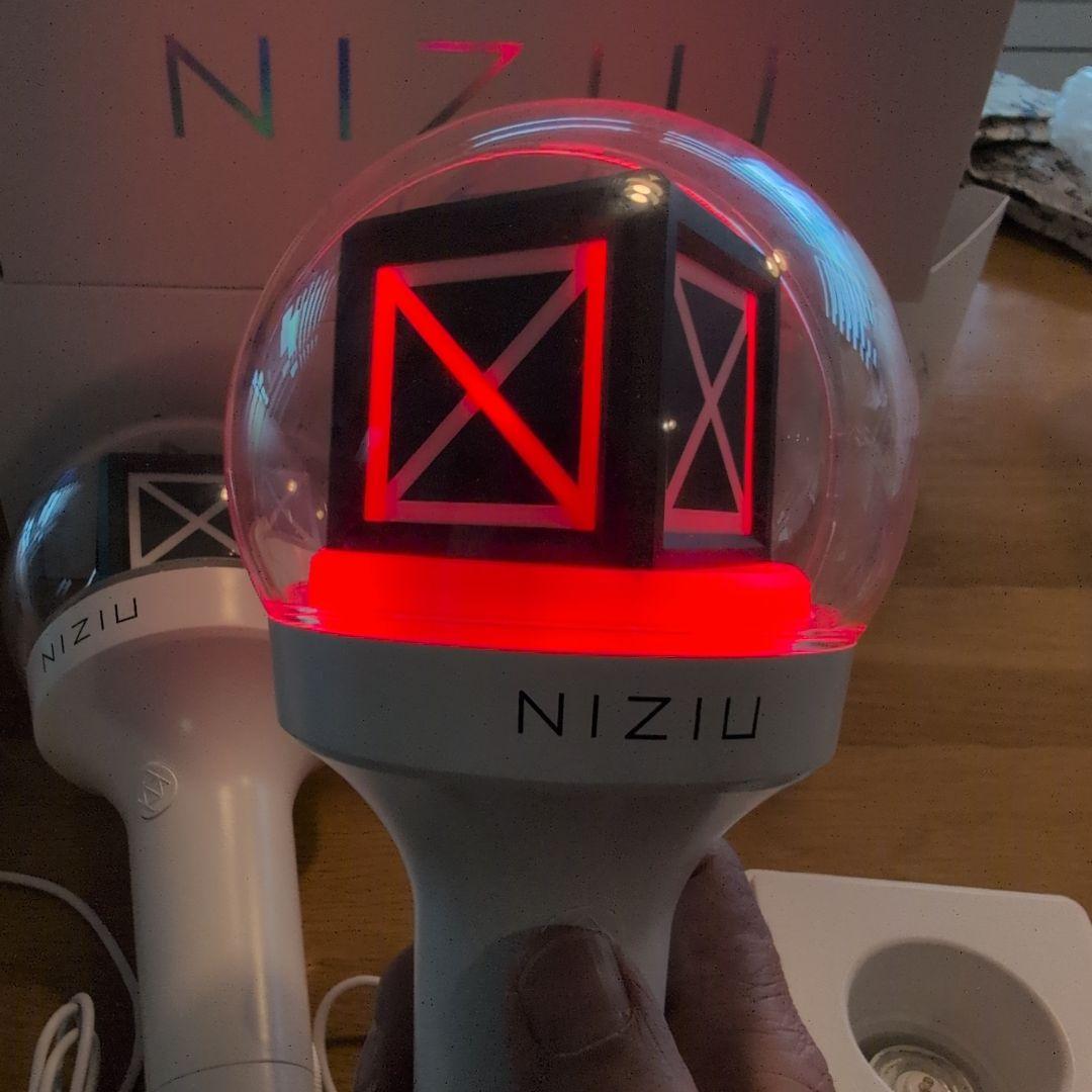 NIZIU ペンライト 2本セット - メルカリ